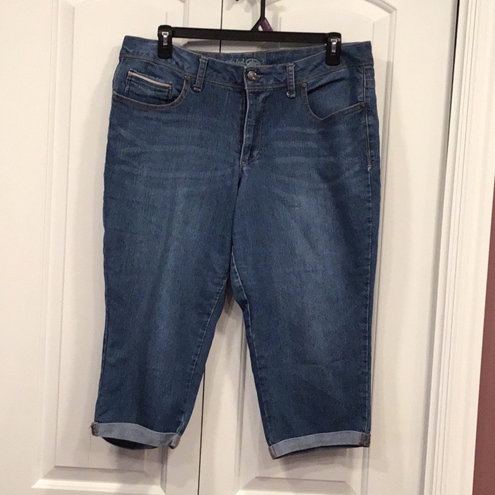 Faded Glory Capri 18